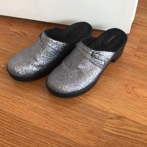 Fun Sparkly Glitter Clogs Size 8